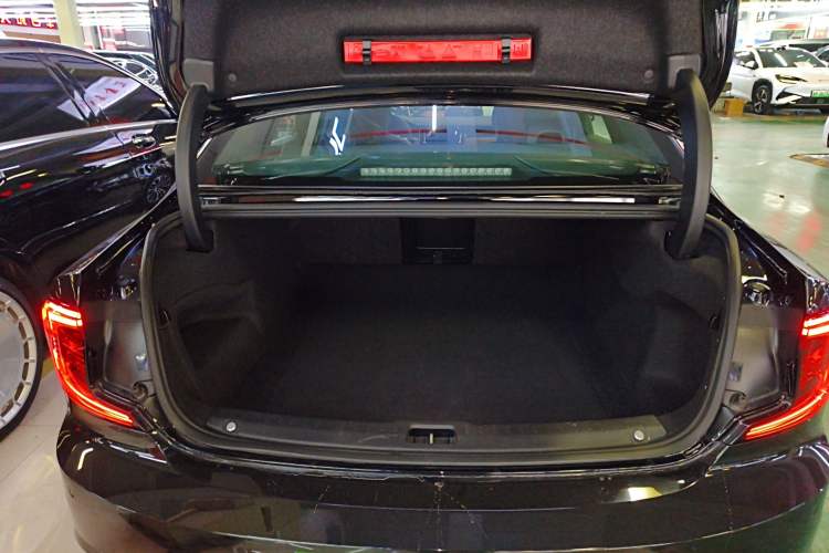 Used Volvo S90 New Energy 2024 Plug-in Hybrid Four-Wheel Drive Long-Range Zhiyi Luxury Edition Trunk