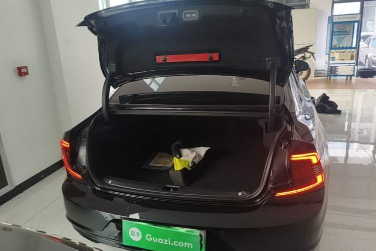 Used Volvo S90 New Energy 2024 Plug-in Hybrid Four-Wheel Drive Long-Range Luxury Smart Edition Trunk