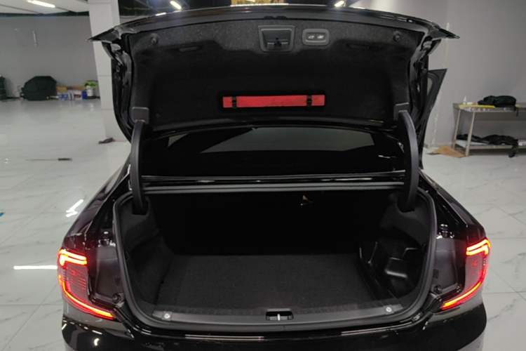 Used Volvo S90 New Energy 2024 Plug-in Hybrid Four-Wheel Drive Long-Range Luxury Smart Edition Trunk