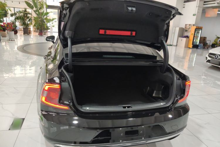 Used Volvo S90 New Energy 2024 Plug-in Hybrid Four-Wheel Drive Long-Range Zhiyi Luxury Edition Trunk