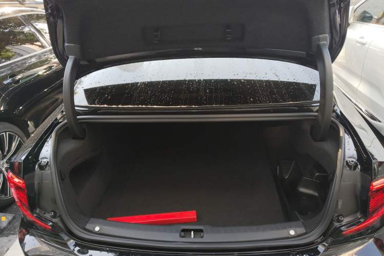 Used Volvo S90 New Energy 2024 Plug-in Hybrid Four-Wheel Drive Long-Range Luxury Smart Edition Trunk