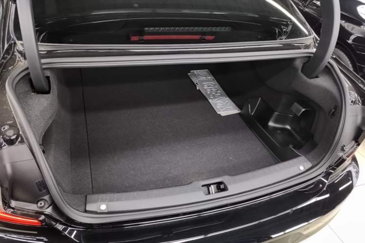 Used Volvo S90 New Energy 2024 Plug-in Hybrid Four-Wheel Drive Long-Range Luxury Smart Edition Trunk