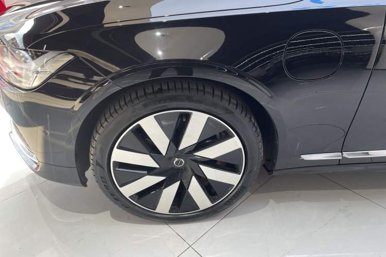 Used Volvo S90 New Energy 2024 Plug-in Hybrid Four-Wheel Drive Long-Range Luxury Smart Edition Trunk