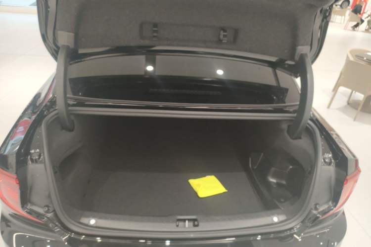 Used Volvo S90 New Energy 2024 Plug-in Hybrid Four-Wheel Drive Long-Range Luxury Smart Edition Trunk