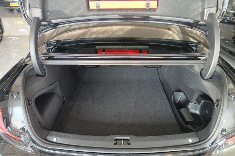 Used Volvo S90 New Energy 2024 Plug-in Hybrid Four-Wheel Drive Long-Range Luxury Smart Edition Trunk