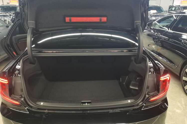 Used Volvo S90 New Energy 2024 Plug-in Hybrid Four-Wheel Drive Long-Range Luxury Smart Edition Trunk