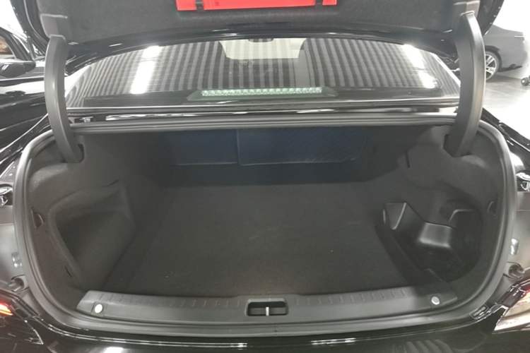 Used Volvo S90 New Energy 2024 Plug-in Hybrid Four-Wheel Drive Long-Range Zhiyi Luxury Edition Trunk