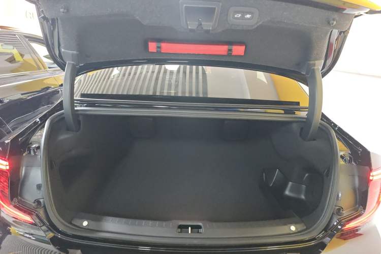 Used Volvo S90 New Energy 2024 Plug-in Hybrid Four-Wheel Drive Long-Range Luxury Smart Edition Trunk