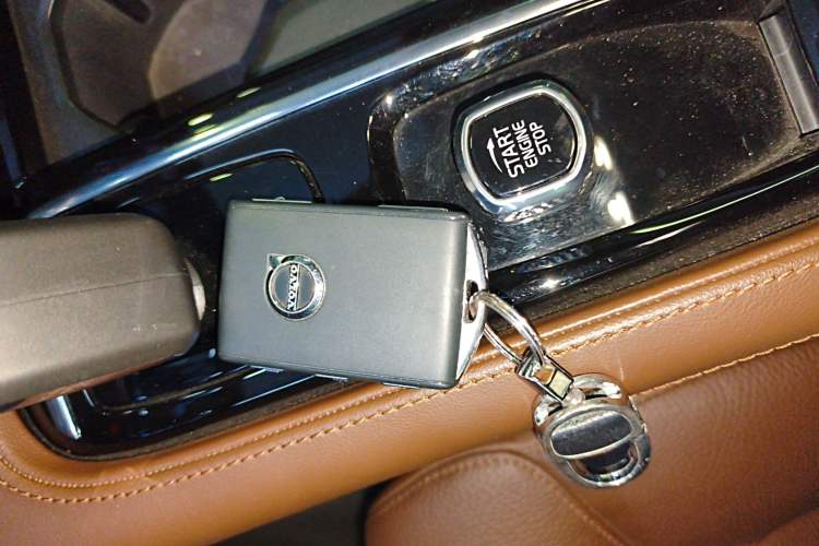 Used Volvo S90 New Energy 2024 Plug-in Hybrid Four-Wheel Drive Long-Range Zhiyi Luxury Edition Vehicle Key