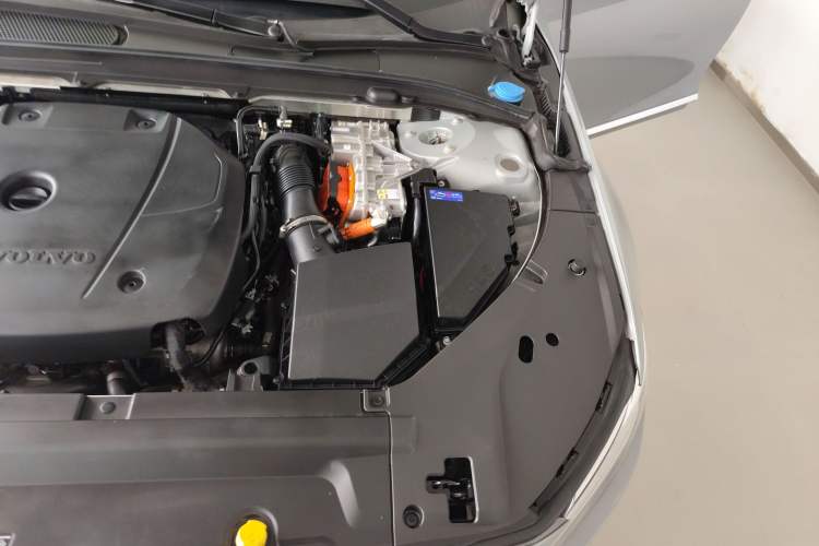 Used Volvo S90 New Energy 2024 Plug-in Hybrid Four-Wheel Drive Long-Range Luxury Smart Edition Engine Bay Left