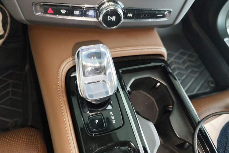 Used Volvo S90 New Energy 2024 Plug-in Hybrid Four-Wheel Drive Long-Range Luxury Smart Edition Gear Lever