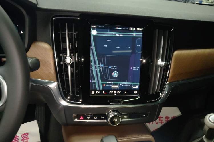 Used Volvo S90 New Energy 2025 Plug-in Hybrid Four-Wheel Drive Long-Range Zhiyi Luxury Edition Audio And AC Panel