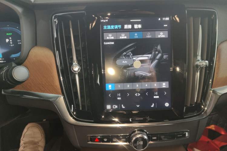 Used Volvo S90 New Energy 2025 Plug-in Hybrid Four-Wheel Drive Long-Range Zhiyi Luxury Edition Audio And AC Panel