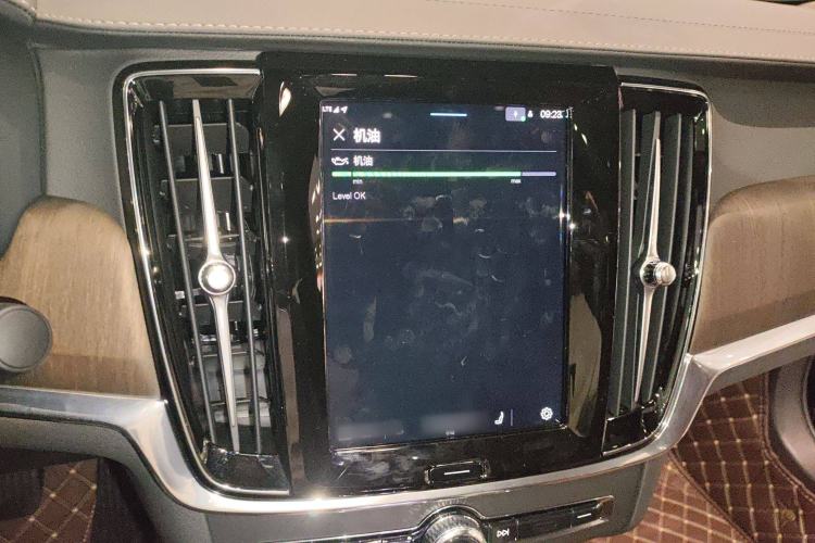 Used Volvo S90 New Energy 2025 Plug-in Hybrid Four-Wheel Drive Long-Range Luxury Smart Edition Audio And AC Panel