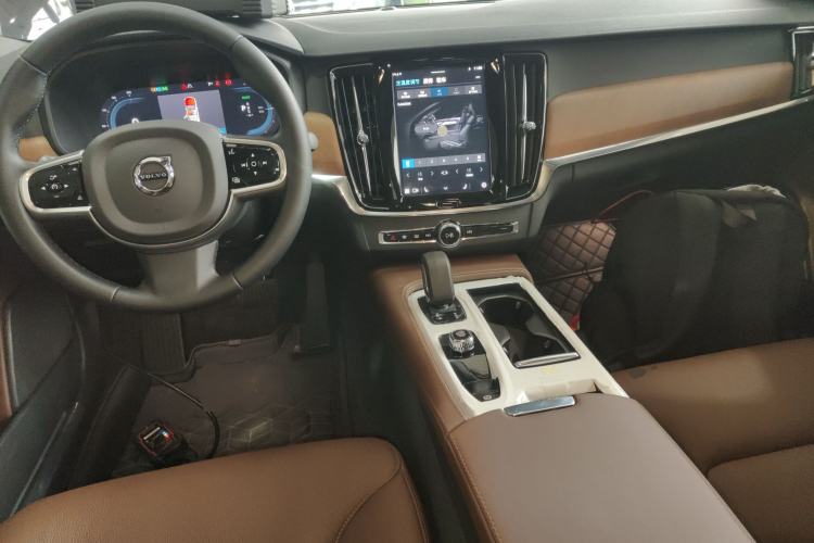 Used Volvo S90 New Energy 2025 Plug-in Hybrid Four-Wheel Drive Long-Range Zhiyi Luxury Edition Center Console