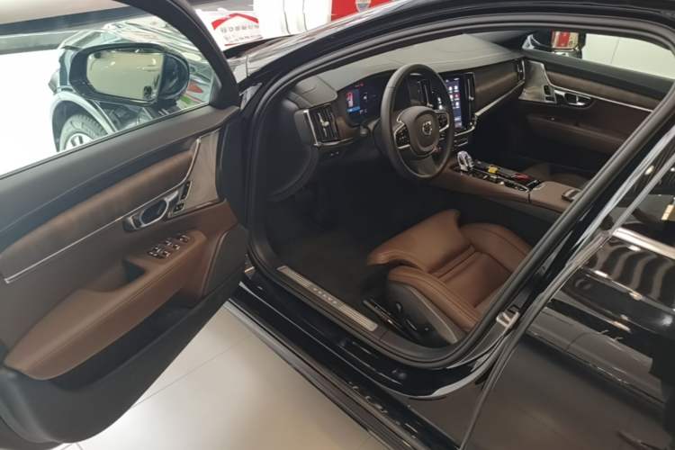 Used Volvo S90 New Energy 2025 Plug-in Hybrid Four-Wheel Drive Long-Range Luxury Smart Edition Driver Seat