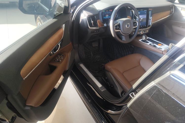 Used Volvo S90 New Energy 2025 Plug-in Hybrid Four-Wheel Drive Long-Range Zhiyi Luxury Edition Driver Seat