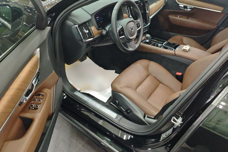 Used Volvo S90 New Energy 2025 Plug-in Hybrid Four-Wheel Drive Long-Range Zhiyi Luxury Edition Driver Seat