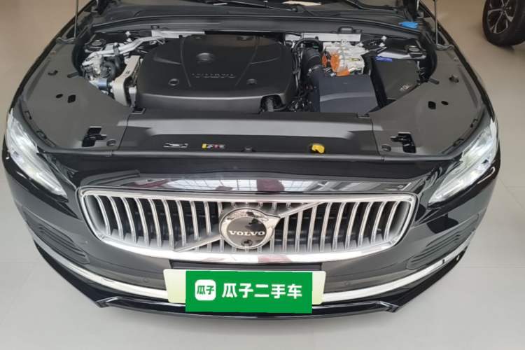 Used Volvo S90 New Energy 2025 Plug-in Hybrid Four-Wheel Drive Long-Range Luxury Smart Edition Engine Bay