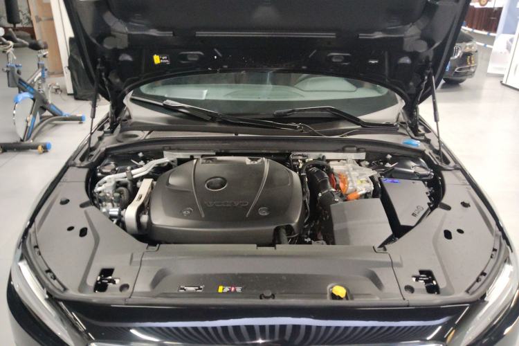 Used Volvo S90 New Energy 2025 Plug-in Hybrid Four-Wheel Drive Long-Range Zhiyi Luxury Edition Engine Bay