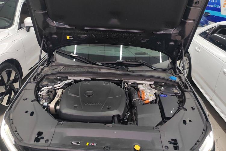 Used Volvo S90 New Energy 2025 Plug-in Hybrid Four-Wheel Drive Long-Range Luxury Smart Edition Engine Bay