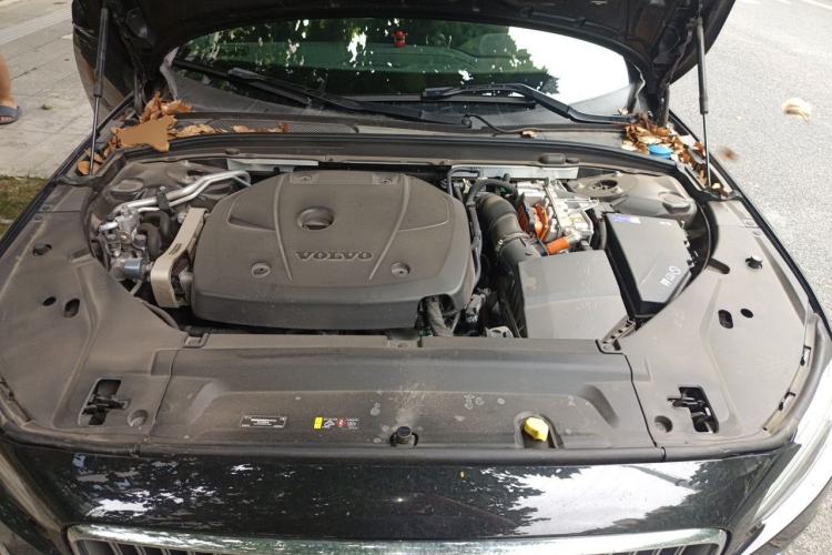 Used Volvo S90 New Energy 2025 Plug-in Hybrid Four-Wheel Drive Long-Range Zhiyi Luxury Edition Engine Bay