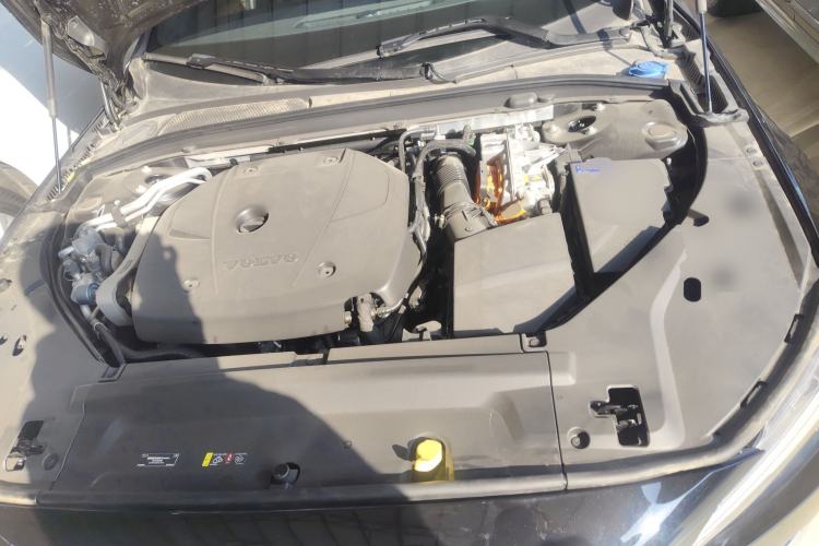 Used Volvo S90 New Energy 2025 Plug-in Hybrid Four-Wheel Drive Long-Range Zhiyi Luxury Edition Engine Bay