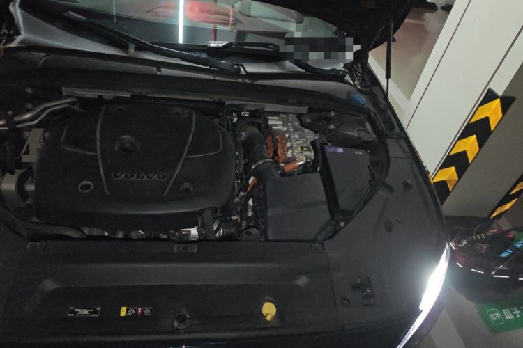 Used Volvo S90 New Energy 2025 Plug-in Hybrid Four-Wheel Drive Long-Range Zhiyi Luxury Edition Engine Bay Left