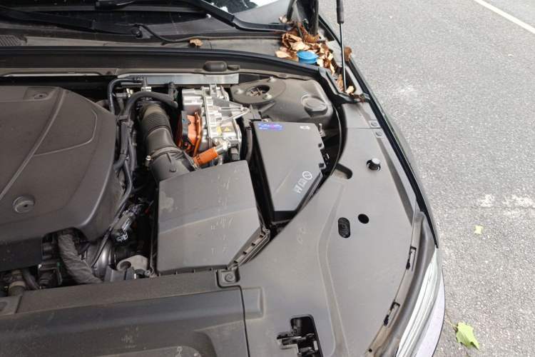 Used Volvo S90 New Energy 2025 Plug-in Hybrid Four-Wheel Drive Long-Range Zhiyi Luxury Edition Engine Bay Left