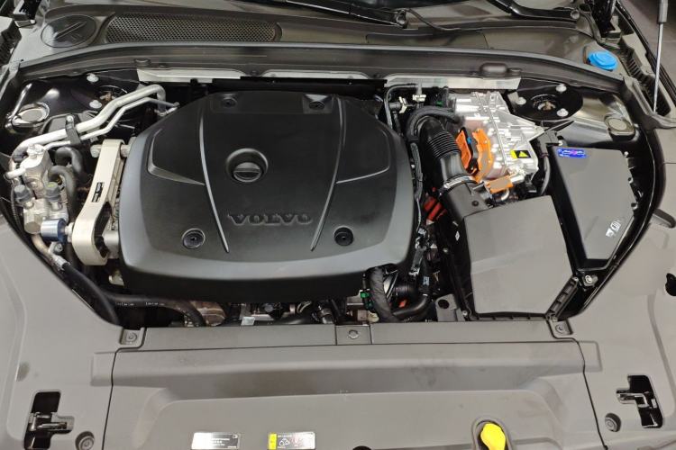 Used Volvo S90 New Energy 2025 Plug-in Hybrid Four-Wheel Drive Long-Range Zhiyi Luxury Edition Engine Bay