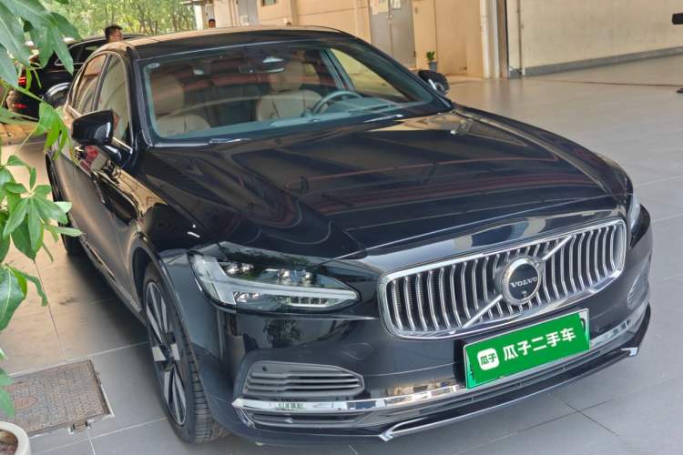 Used Volvo S90 New Energy 2025 Plug-in Hybrid Four-Wheel Drive Long-Range Luxury Smart Edition Exterior 2