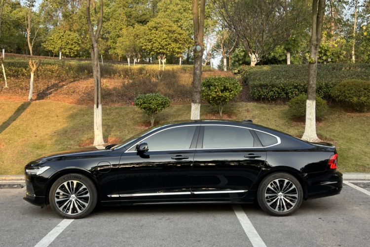 Used Volvo S90 New Energy 2025 Plug-in Hybrid Four-Wheel Drive Long-Range Zhiyi Luxury Edition Exterior 3