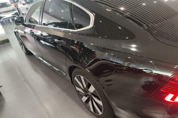 Used Volvo S90 New Energy 2025 Plug-in Hybrid Four-Wheel Drive Long-Range Luxury Smart Edition Exterior 3