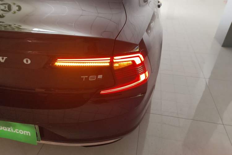 Used Volvo S90 New Energy 2025 Plug-in Hybrid Four-Wheel Drive Long-Range Luxury Smart Edition Exterior 4