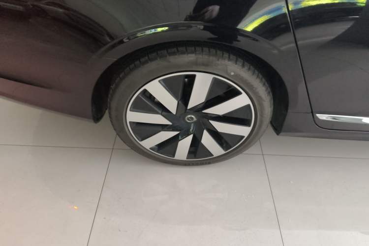 Used Volvo S90 New Energy 2025 Plug-in Hybrid Four-Wheel Drive Long-Range Luxury Smart Edition Exterior 6