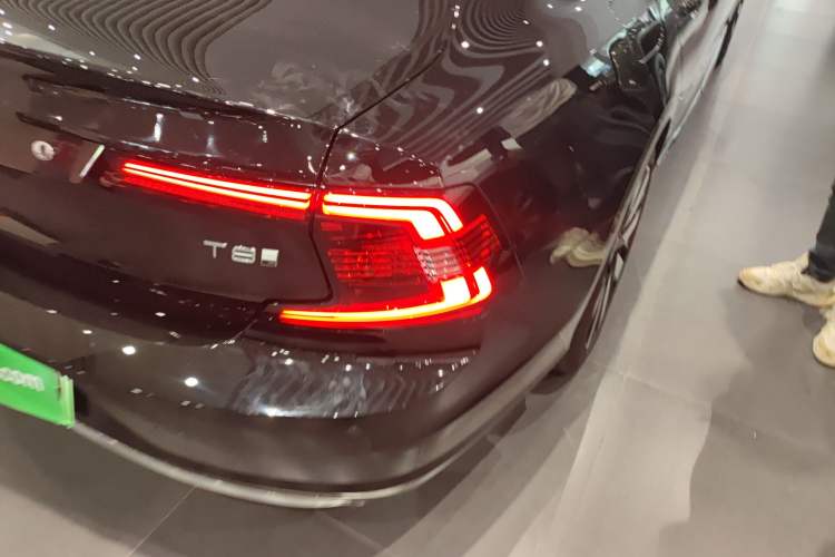 Used Volvo S90 New Energy 2025 Plug-in Hybrid Four-Wheel Drive Long-Range Luxury Smart Edition Exterior 6