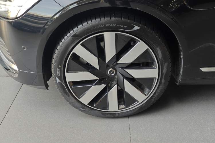 Used Volvo S90 New Energy 2025 Plug-in Hybrid Four-Wheel Drive Long-Range Luxury Smart Edition Exterior 7