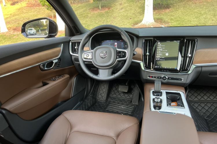 Used Volvo S90 New Energy 2025 Plug-in Hybrid Four-Wheel Drive Long-Range Zhiyi Luxury Edition Interior 1