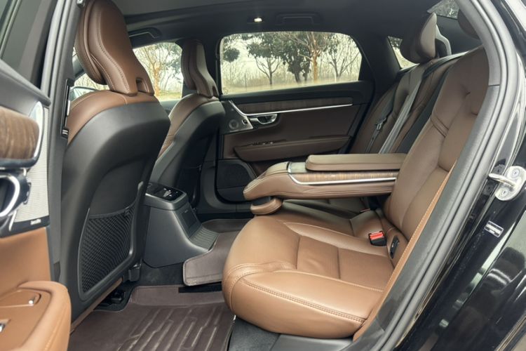 Used Volvo S90 New Energy 2025 Plug-in Hybrid Four-Wheel Drive Long-Range Luxury Smart Edition Interior 10