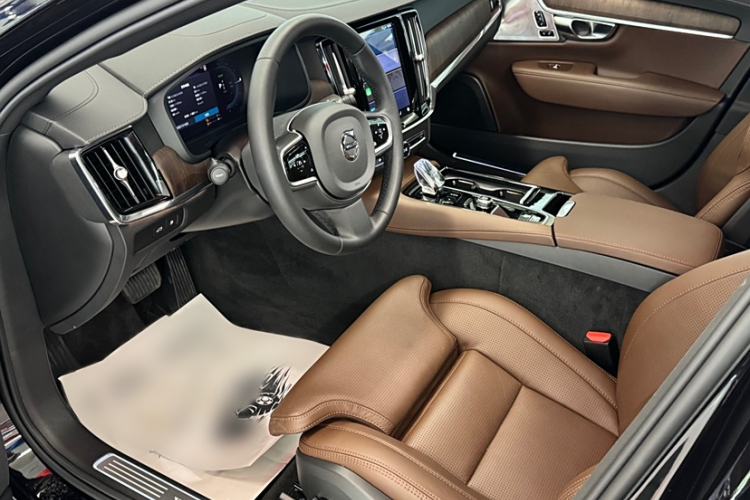 Used Volvo S90 New Energy 2025 Plug-in Hybrid Four-Wheel Drive Long-Range Luxury Smart Edition Interior 11
