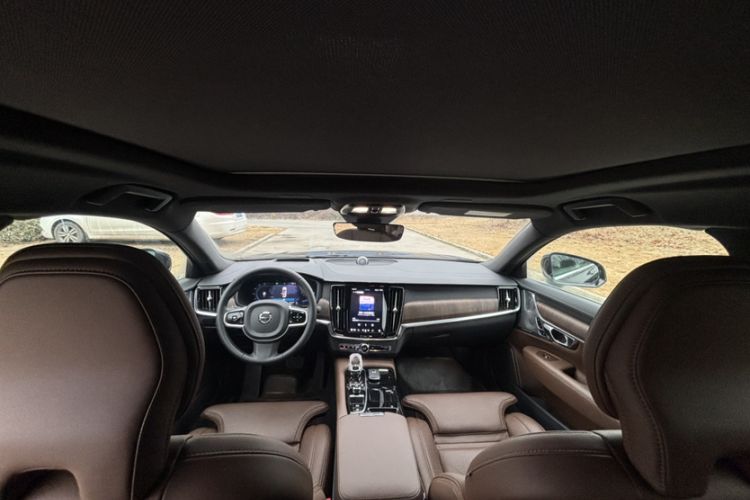 Used Volvo S90 New Energy 2025 Plug-in Hybrid Four-Wheel Drive Long-Range Luxury Smart Edition Interior 11