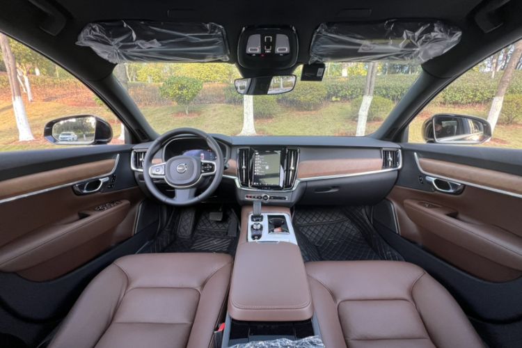 Used Volvo S90 New Energy 2025 Plug-in Hybrid Four-Wheel Drive Long-Range Zhiyi Luxury Edition Interior 2