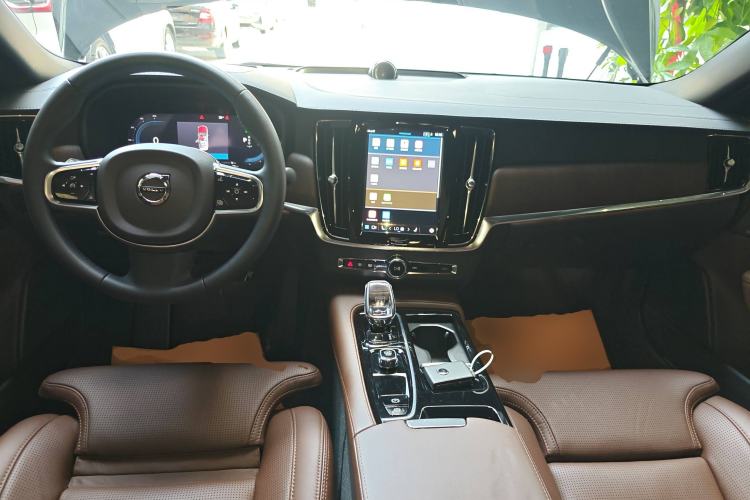 Used Volvo S90 New Energy 2025 Plug-in Hybrid Four-Wheel Drive Long-Range Luxury Smart Edition Interior 2