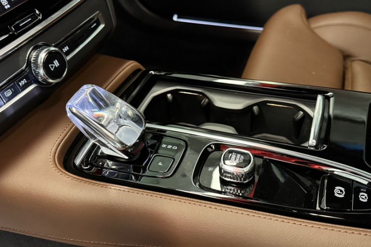 Used Volvo S90 New Energy 2025 Plug-in Hybrid Four-Wheel Drive Long-Range Luxury Smart Edition Interior 4