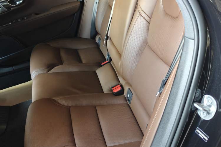 Used Volvo S90 New Energy 2025 Plug-in Hybrid Four-Wheel Drive Long-Range Luxury Smart Edition Interior 4