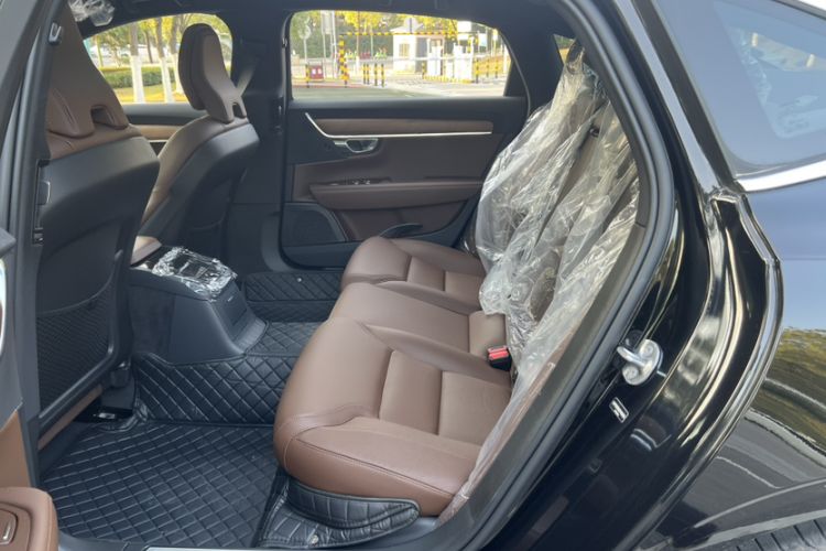 Used Volvo S90 New Energy 2025 Plug-in Hybrid Four-Wheel Drive Long-Range Zhiyi Luxury Edition Interior 5