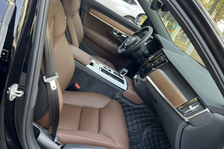 Used Volvo S90 New Energy 2025 Plug-in Hybrid Four-Wheel Drive Long-Range Zhiyi Luxury Edition Interior 6