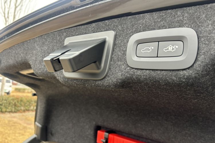 Used Volvo S90 New Energy 2025 Plug-in Hybrid Four-Wheel Drive Long-Range Luxury Smart Edition Interior 6