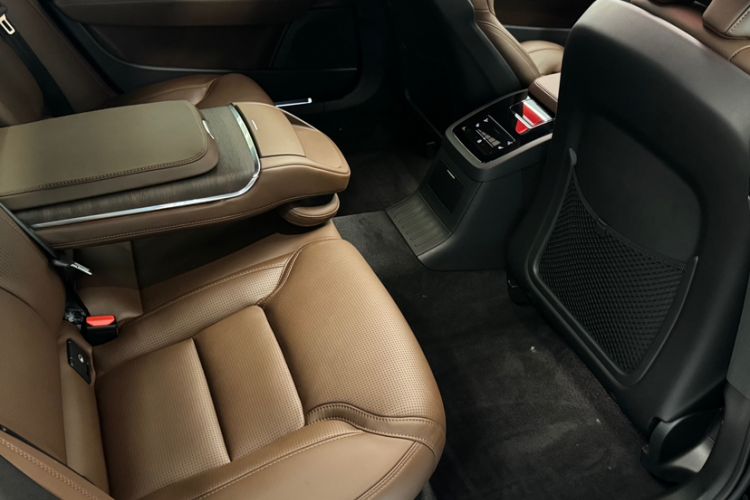 Used Volvo S90 New Energy 2025 Plug-in Hybrid Four-Wheel Drive Long-Range Luxury Smart Edition Interior 7
