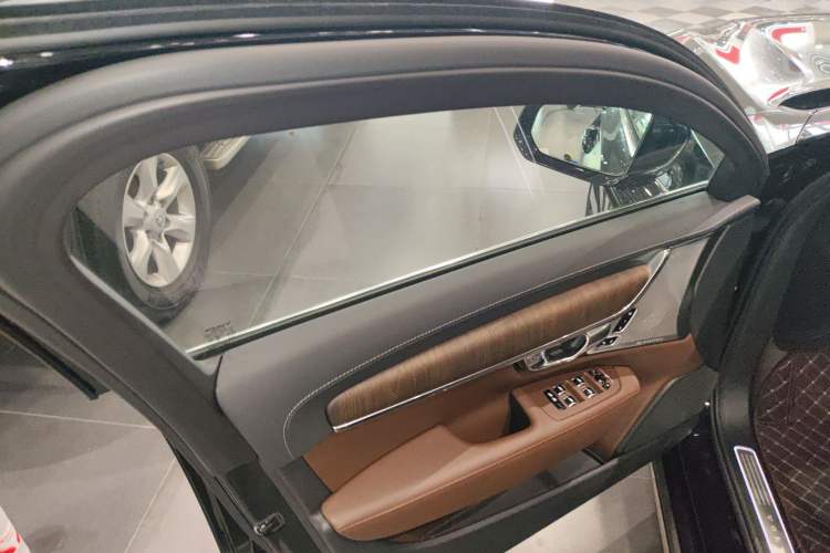 Used Volvo S90 New Energy 2025 Plug-in Hybrid Four-Wheel Drive Long-Range Luxury Smart Edition Interior 7